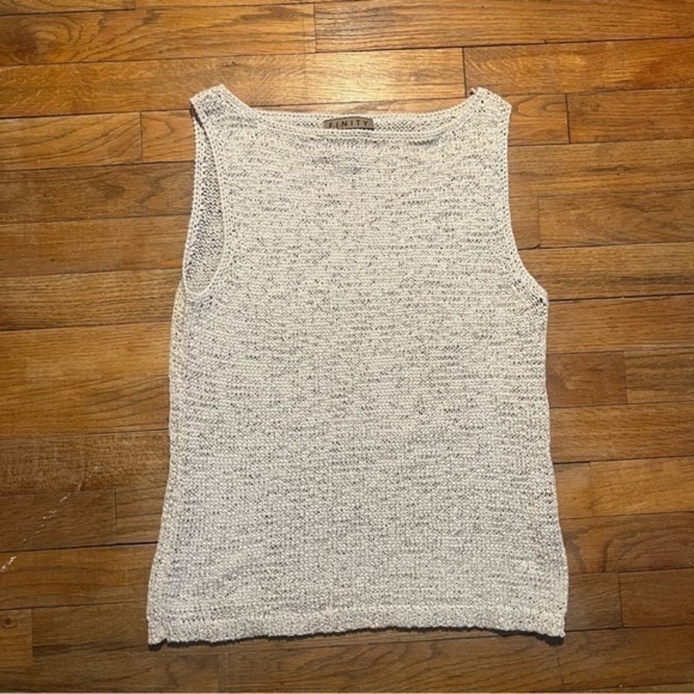 FINITY NATURALS top